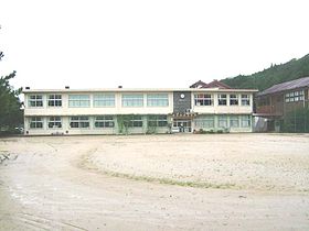 智頭町立土師小学校