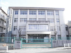 神戸市立八多中学校